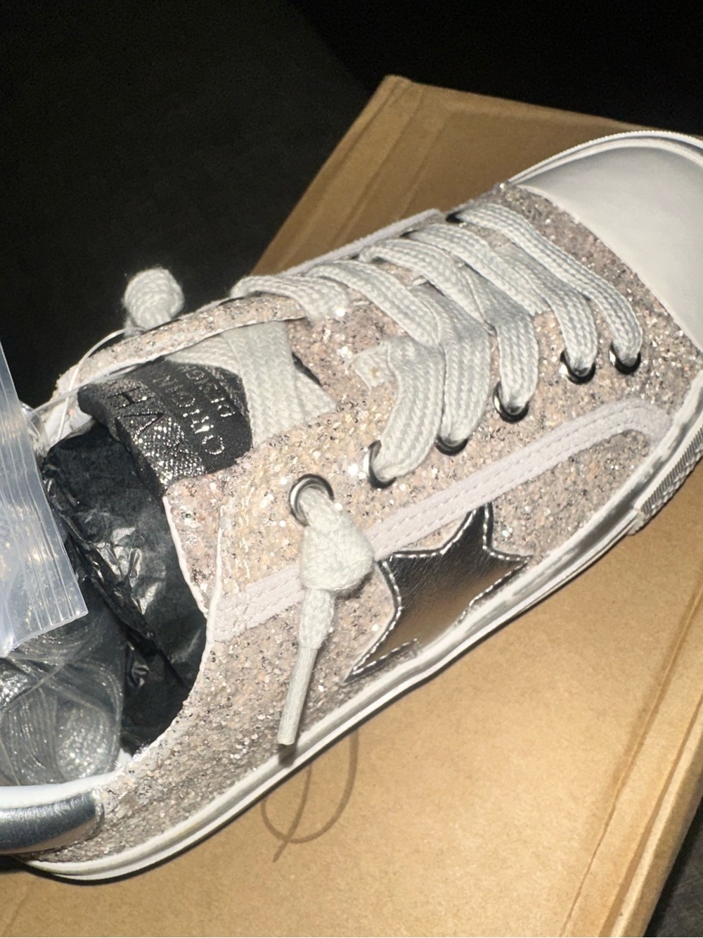Vintage Havana Alive 24 Chunky Glitter Silver - New In Box - Size 5 1/2